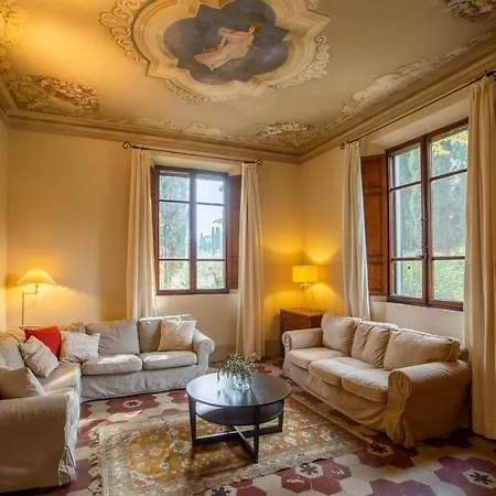 Violetta Villa
