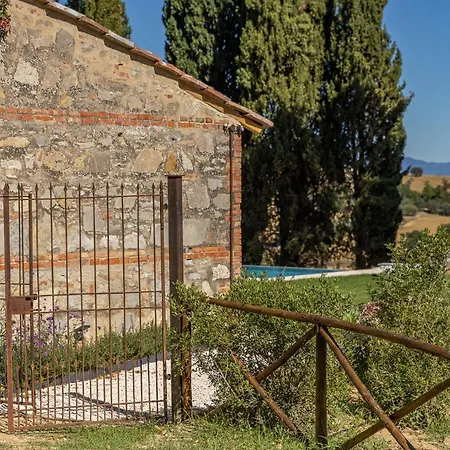 Violetta Villa *
