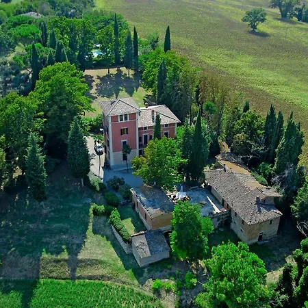 Violetta Villa Villastrada (Umbria)